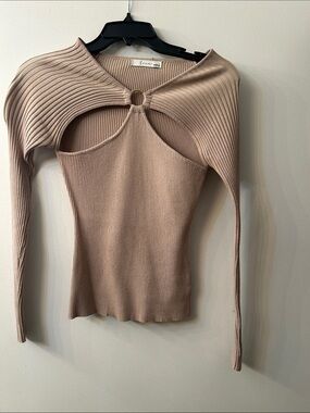 Ribbed Cutout Long-Sleeve Top with Ring Detail - Taupe